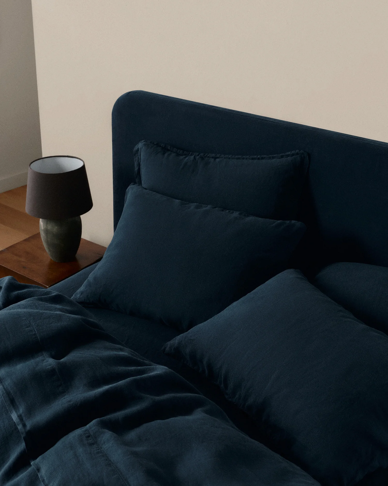 Linen Fitted Sheet (Ink) - Image 2